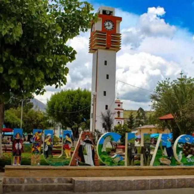 TOUR CASTILLO DE HUACHAC